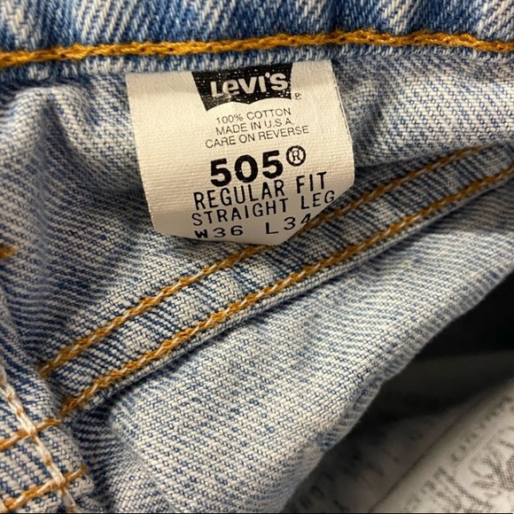 Vintage Levi’s 505 Regular Light Wash Jeans - Picture 6 of 12